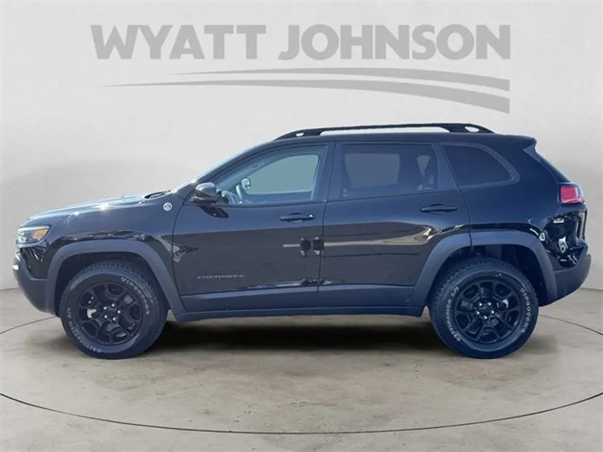 2022 Jeep Cherokee Trailhawk photo 1