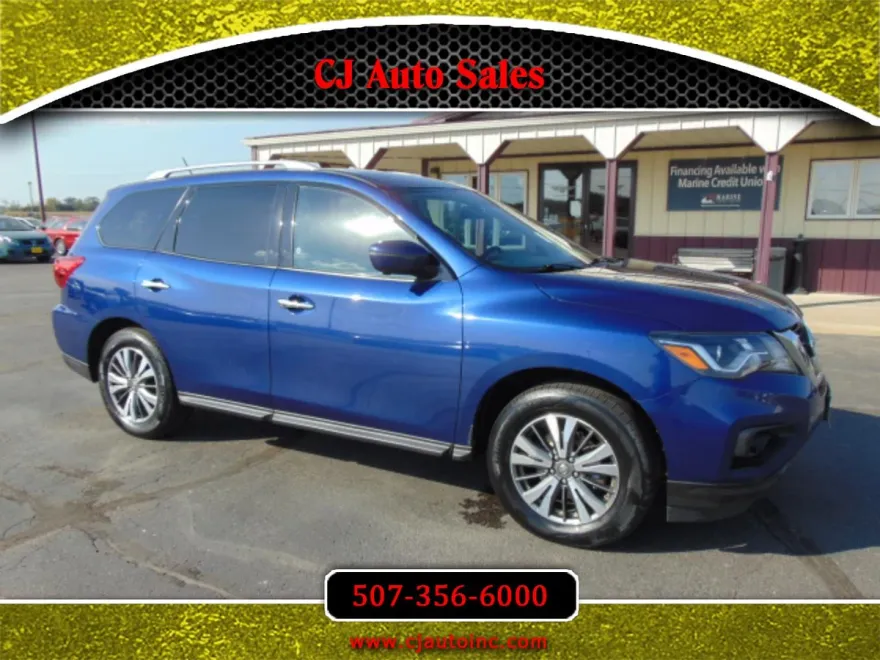2017 Nissan Pathfinder SL photo 1