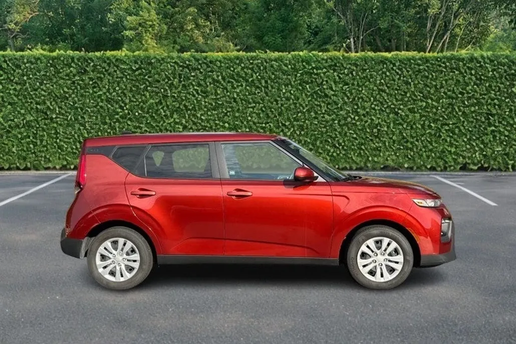 2021 Kia Soul LX photo 1