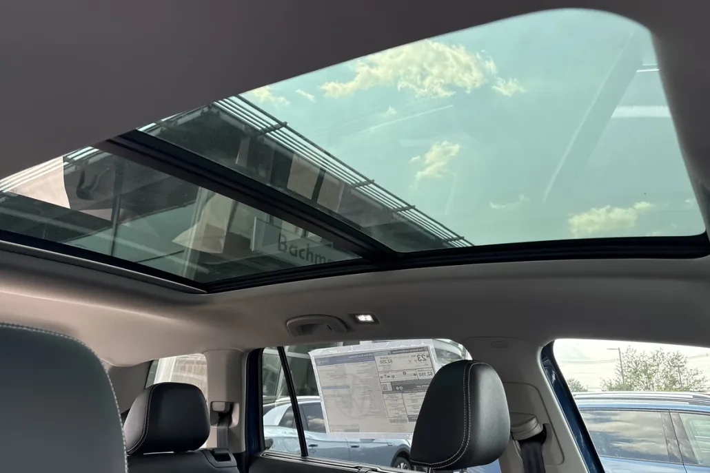 2026 Volkswagen Atlas SE Technology photo 1