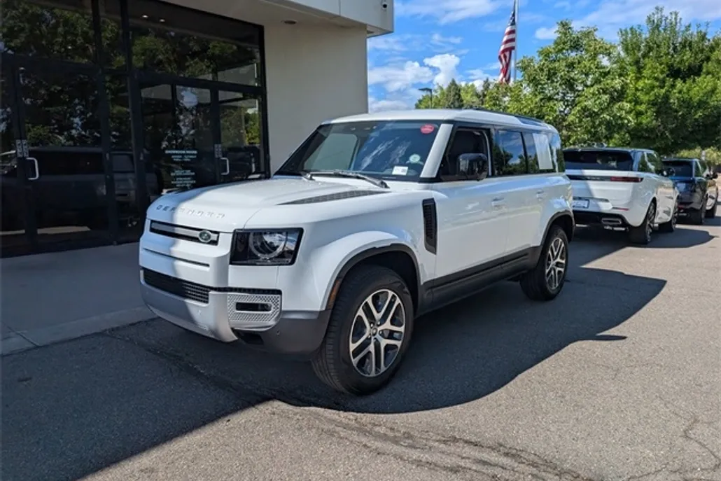 2025 Land Rover Defender 110 S photo 1