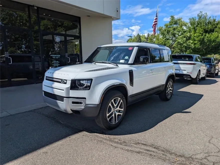 2025 Land Rover Defender 110 S photo 1
