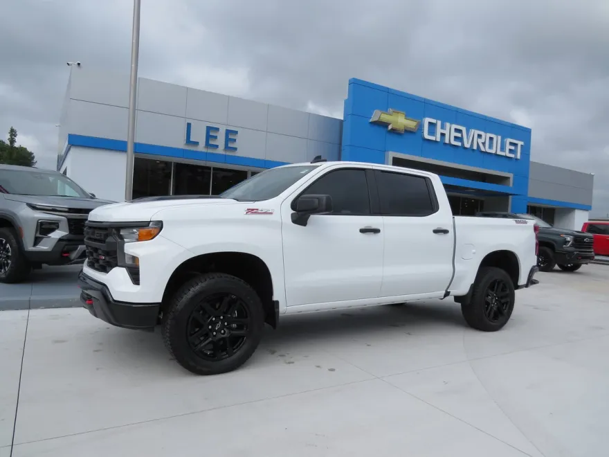 2025 Chevrolet Silverado 1500 Custom Trail Boss photo 1