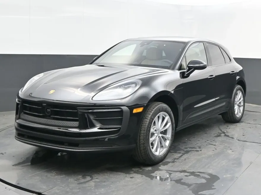 2025 Porsche Macan T photo 1