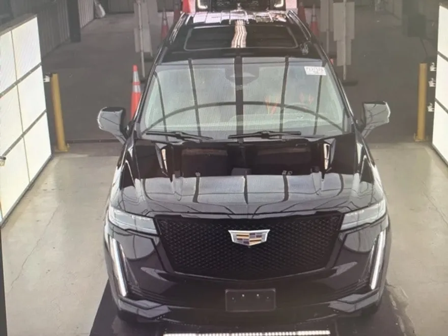 2021 Cadillac Escalade ESV Sport Platinum photo 1