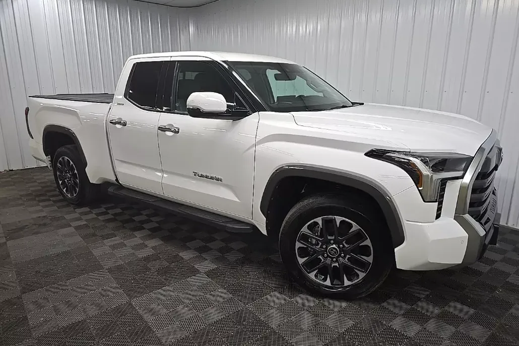 2022 Toyota Tundra Limited photo 1