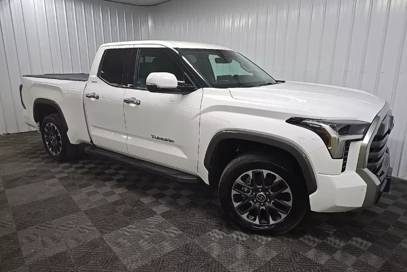 2022 Toyota Tundra Limited photo 1