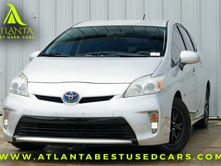 2012 Toyota Prius Three photo 1