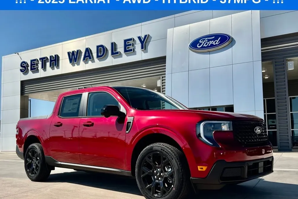2025 Ford Maverick Lariat photo 1