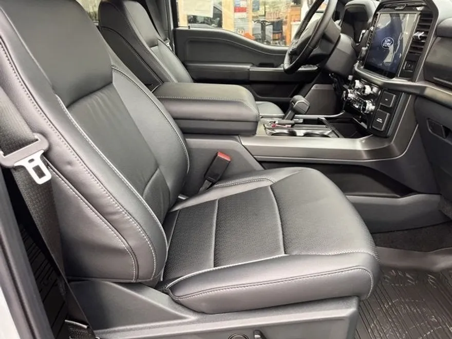 2025 Ford F-150 Lariat photo 1
