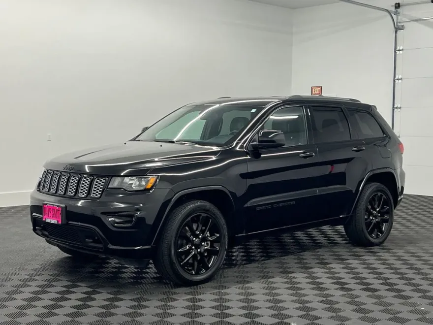 2021 Jeep Grand Cherokee Laredo photo 1