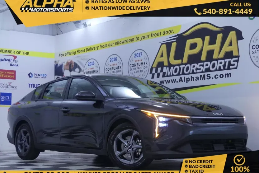 2025 Kia K4 LXS photo 1