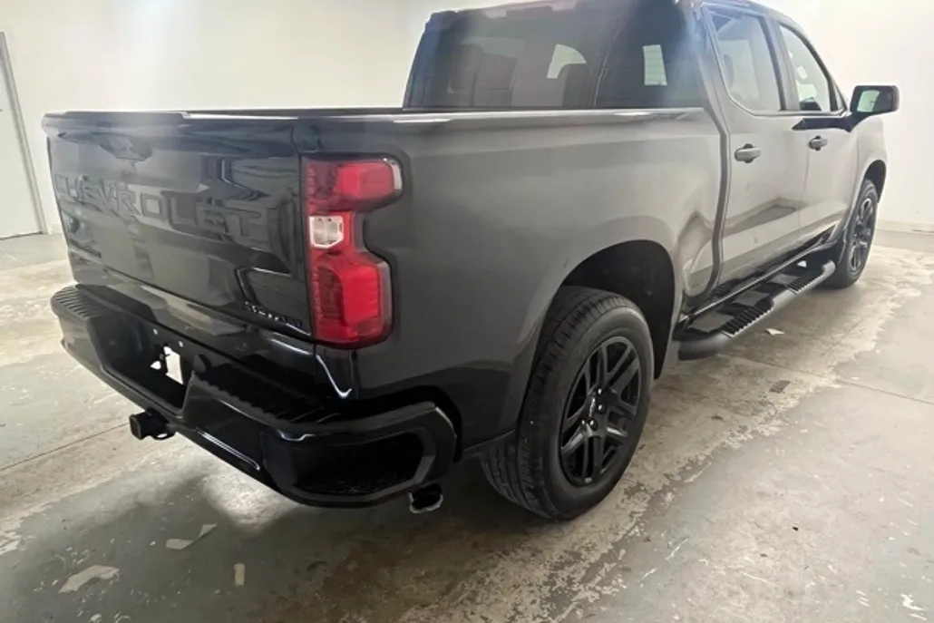 2023 Chevrolet Silverado 1500 Custom photo 1