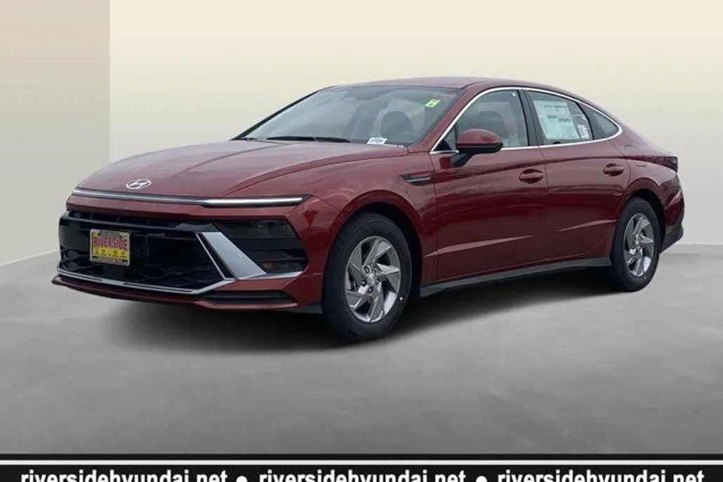 2025 Hyundai Sonata SE photo 1