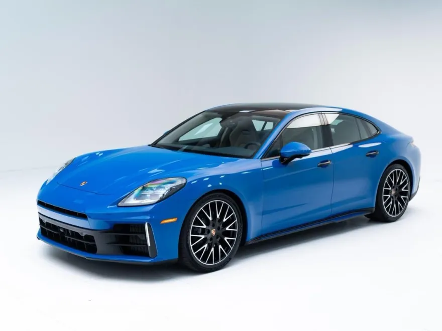 2025 Porsche Panamera 4 photo 1
