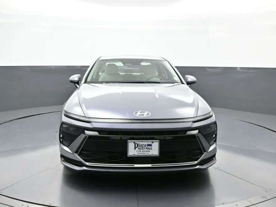 2025 Hyundai Sonata SEL photo 2