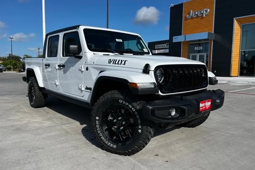 2025 Jeep Gladiator Willys photo 1