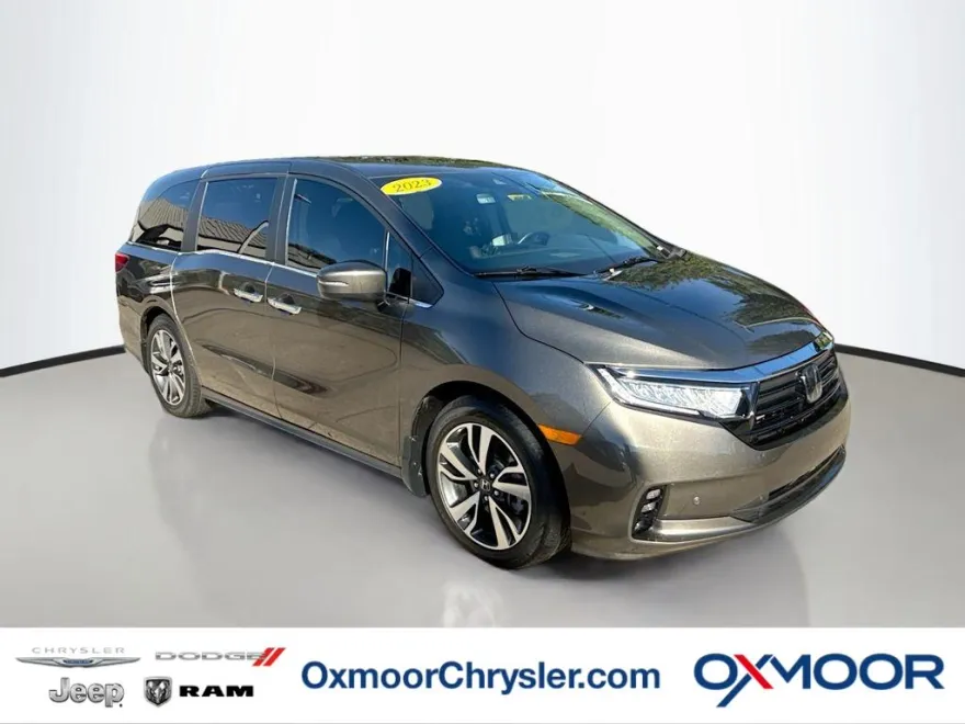 2023 Honda Odyssey Touring photo 1