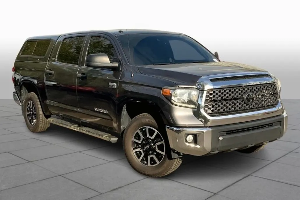 2018 Toyota Tundra Platinum CrewMax photo 1