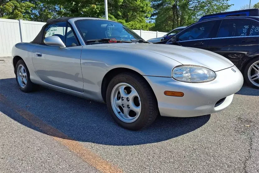1999 Mazda MX-5 Miata Miata Base photo 1