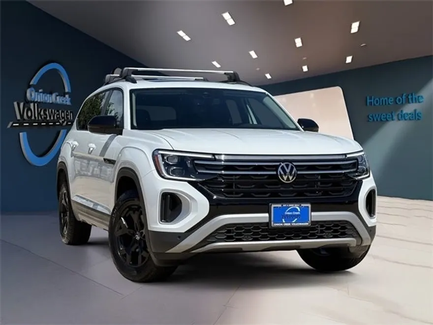 2025 Volkswagen Atlas Peak Edition SE photo 1