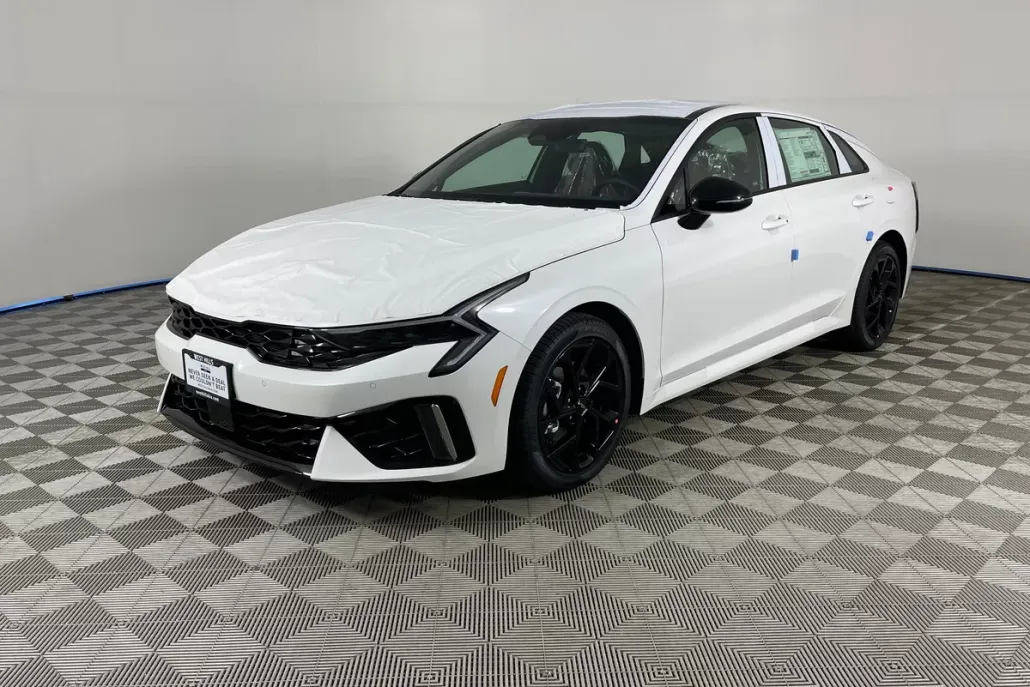 2026 Kia K5 GT-Line photo 1