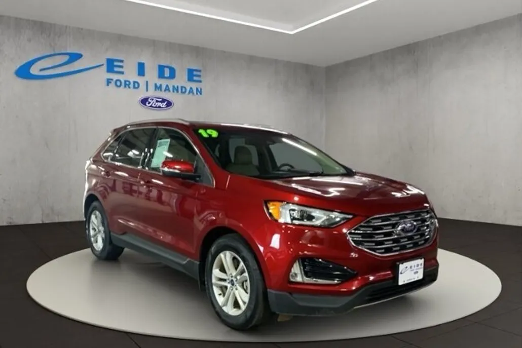 2019 Ford Edge SEL photo 1