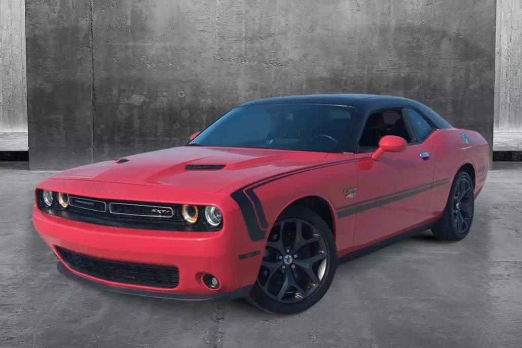 2018 Dodge Challenger SXT Plus photo 1