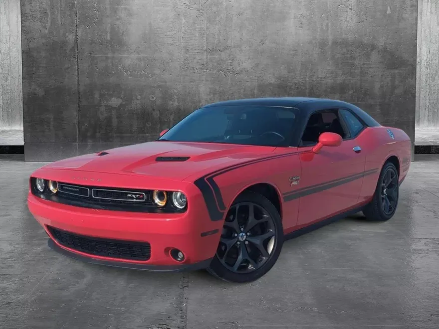 2018 Dodge Challenger SXT Plus photo 1