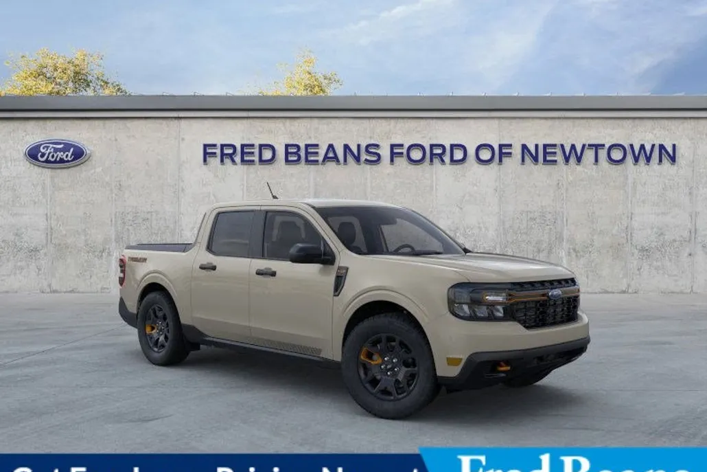 2024 Ford Maverick XLT photo 1