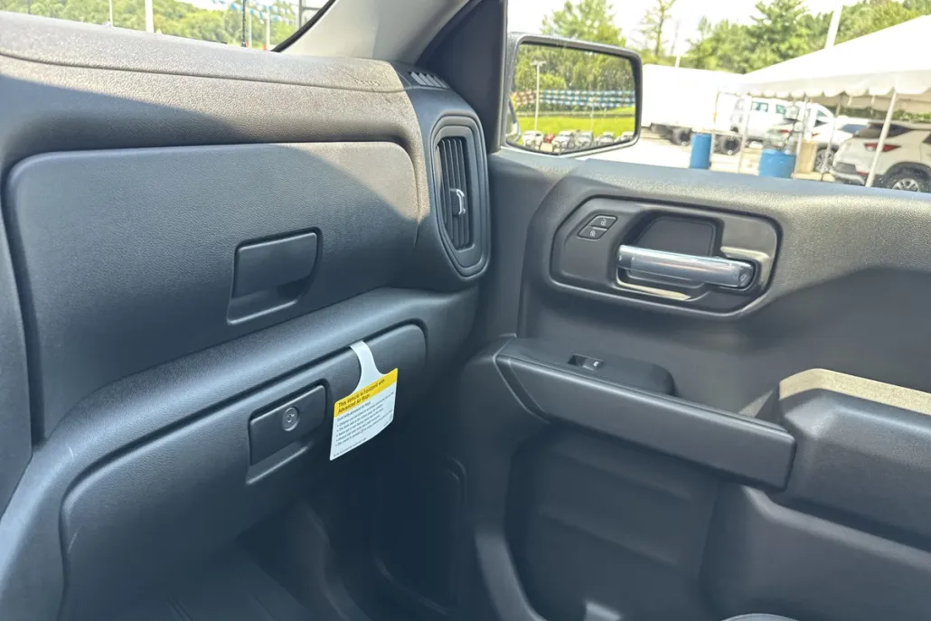2026 Chevrolet Silverado 1500 Custom photo 1