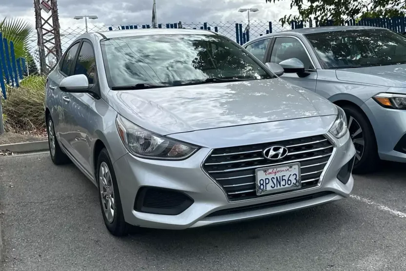 2020 Hyundai Accent SE photo 1