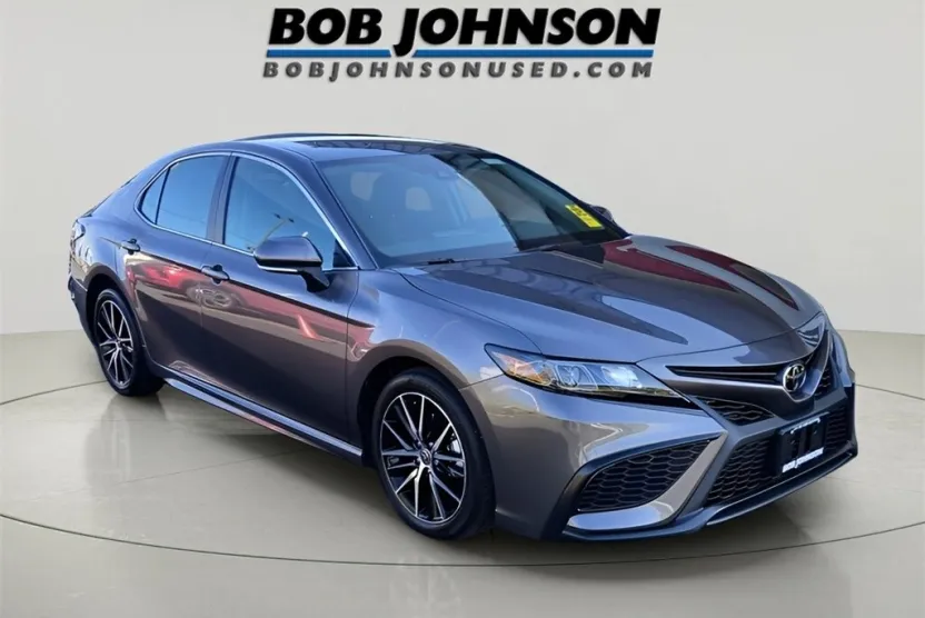 2024 Toyota Camry SE photo 1