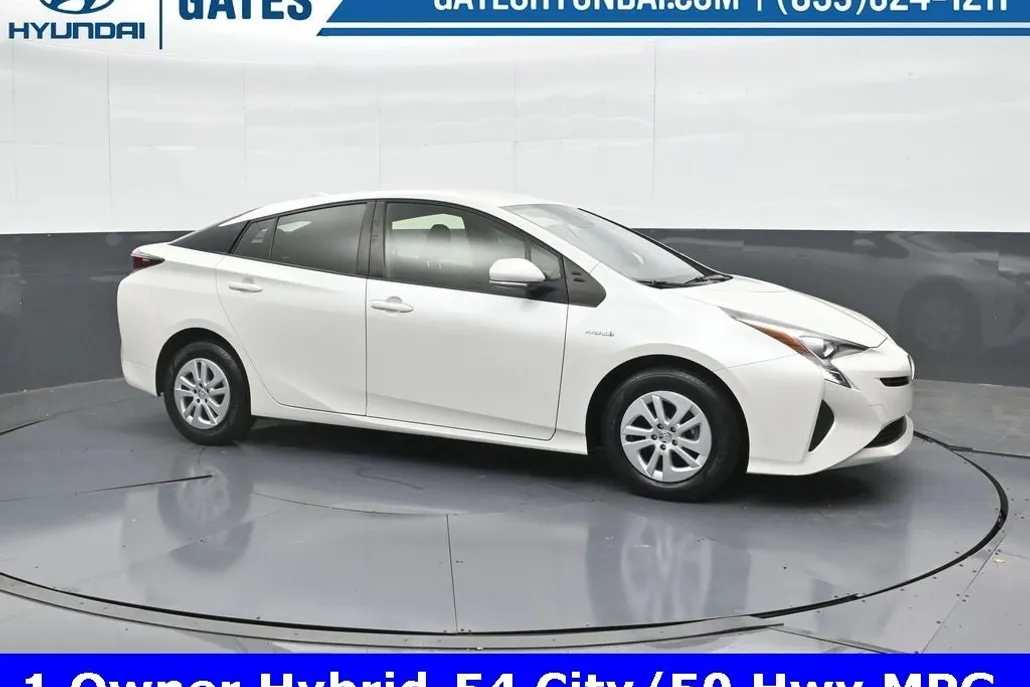 2018 Toyota Prius One photo 1