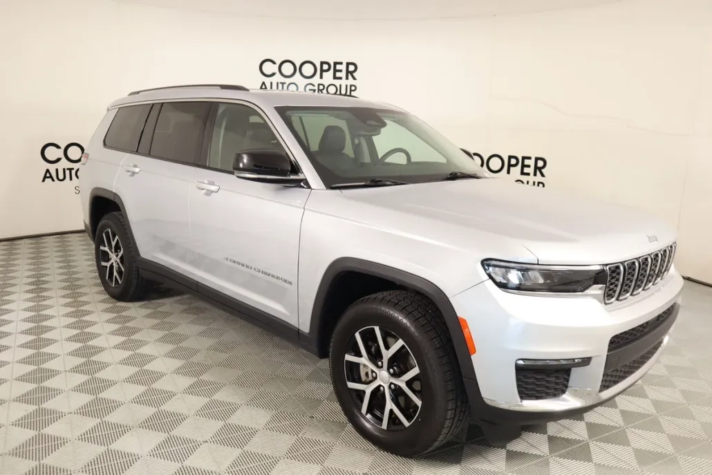 2023 Jeep Grand Cherokee Limited photo 1