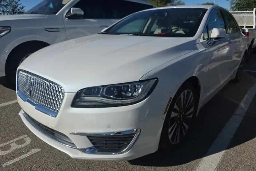 2017 Lincoln MKZ Hybrid Reserve photo 1