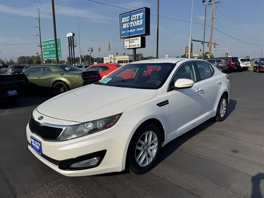2013 Kia Optima LX photo 1