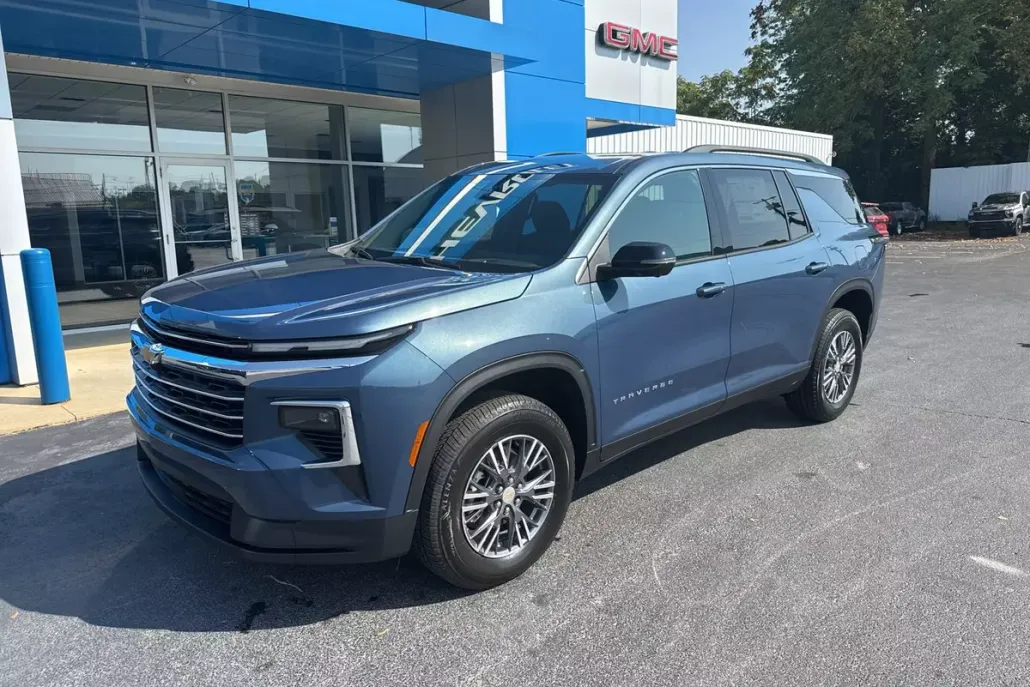 2026 Chevrolet Traverse photo 1