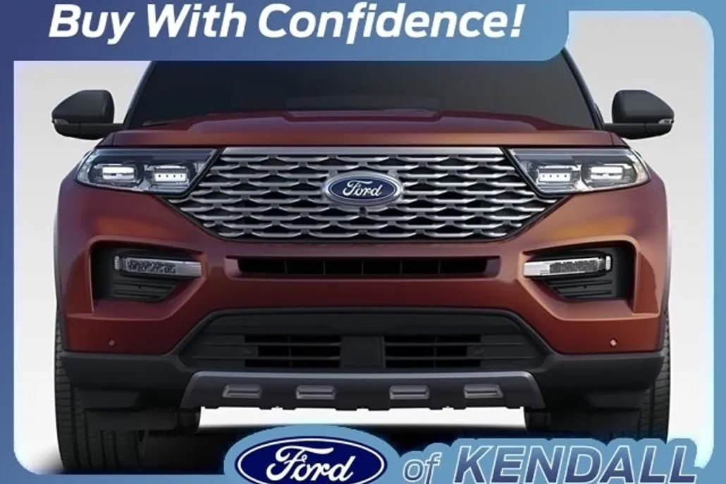 2023 Ford Explorer XLT photo 1