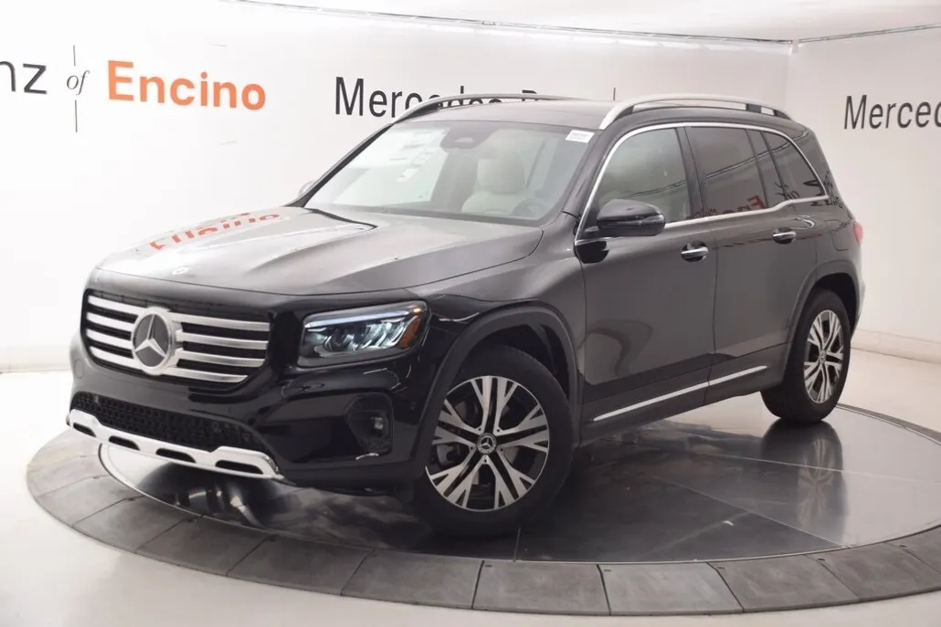2026 Mercedes Benz GLB 250 photo 1