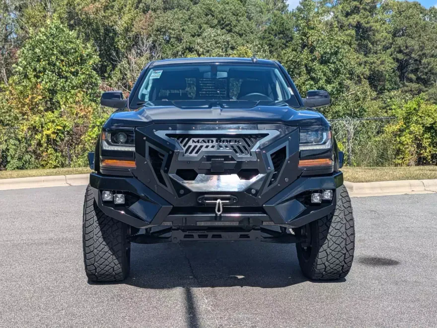2018 Chevrolet Silverado 1500 LT photo 1
