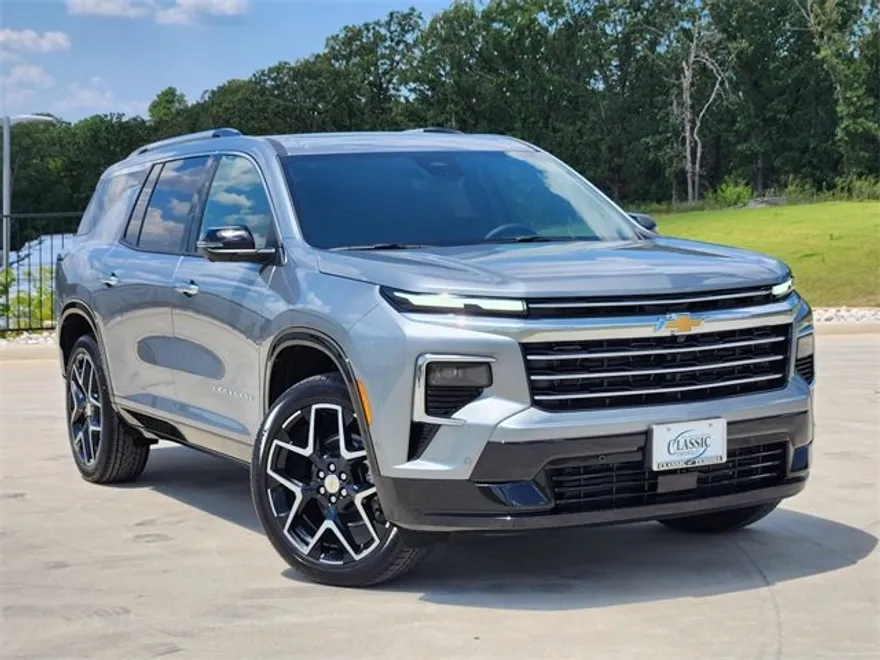 2026 Chevrolet Traverse High Country photo 1