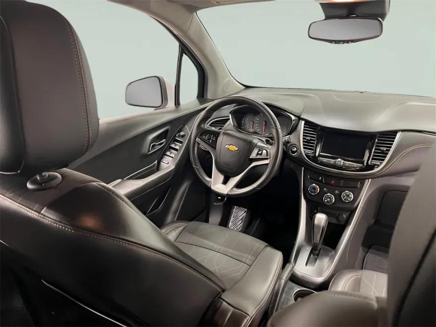 2019 Chevrolet Trax LT photo 1