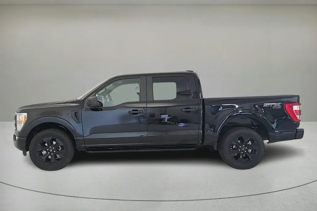 2022 Ford F-150 XL photo 1