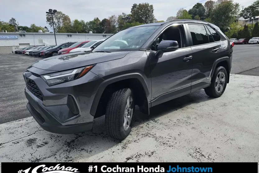 2022 Toyota RAV4 Hybrid XLE photo 1