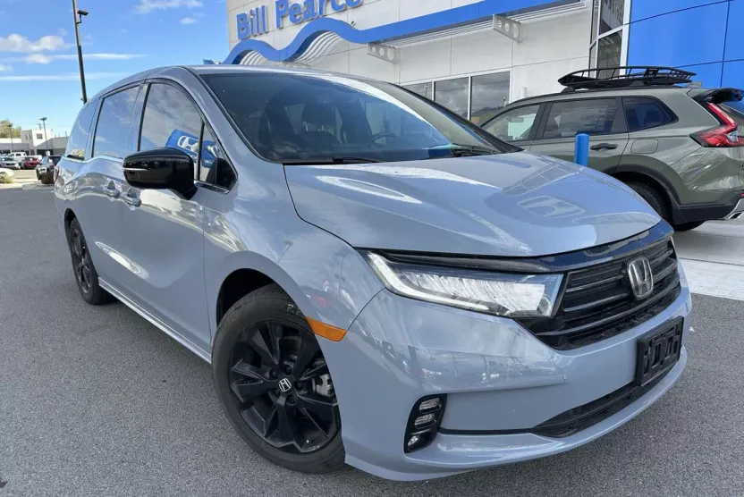 2024 Honda Odyssey Sport photo 1