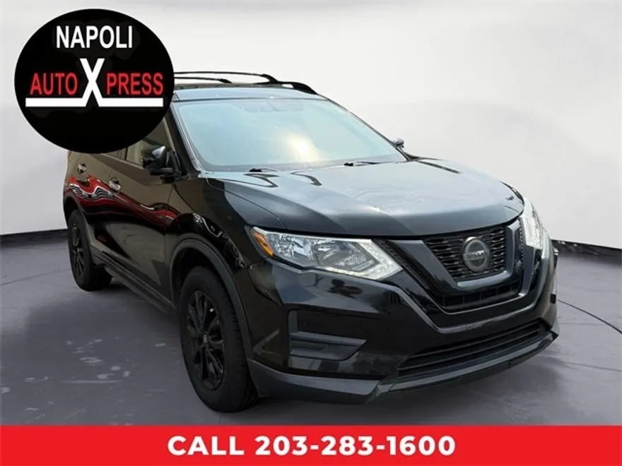 2018 Nissan Rogue SV photo 1