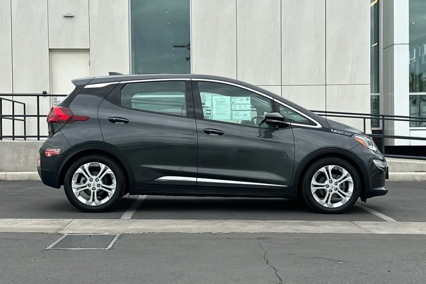 2018 Chevrolet Bolt EV photo 1
