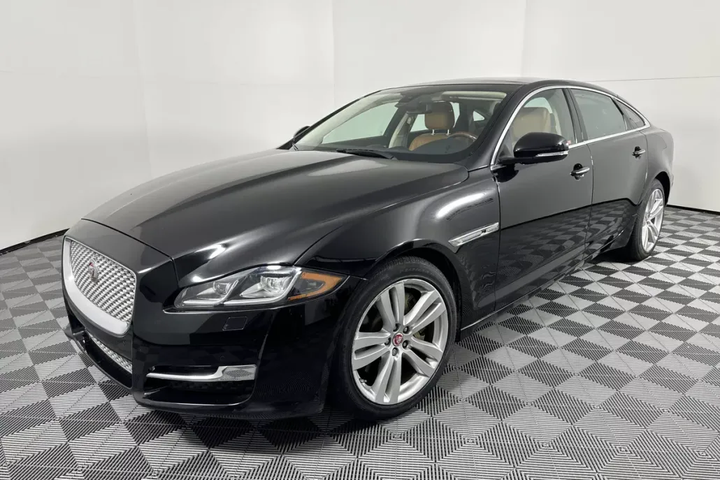 2016 Jaguar XJ XJL Portfolio photo 1