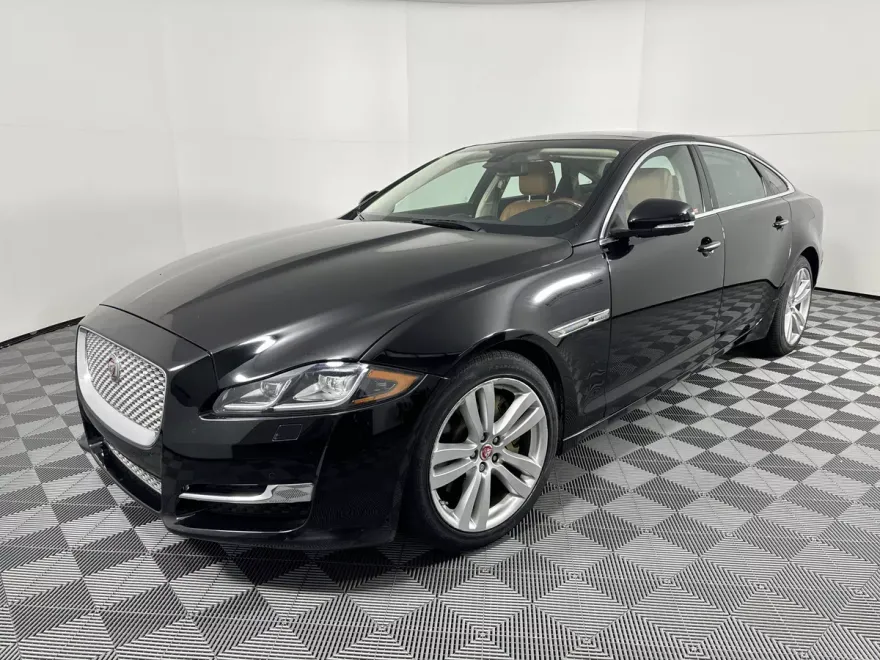 2016 Jaguar XJ XJL Portfolio photo 1